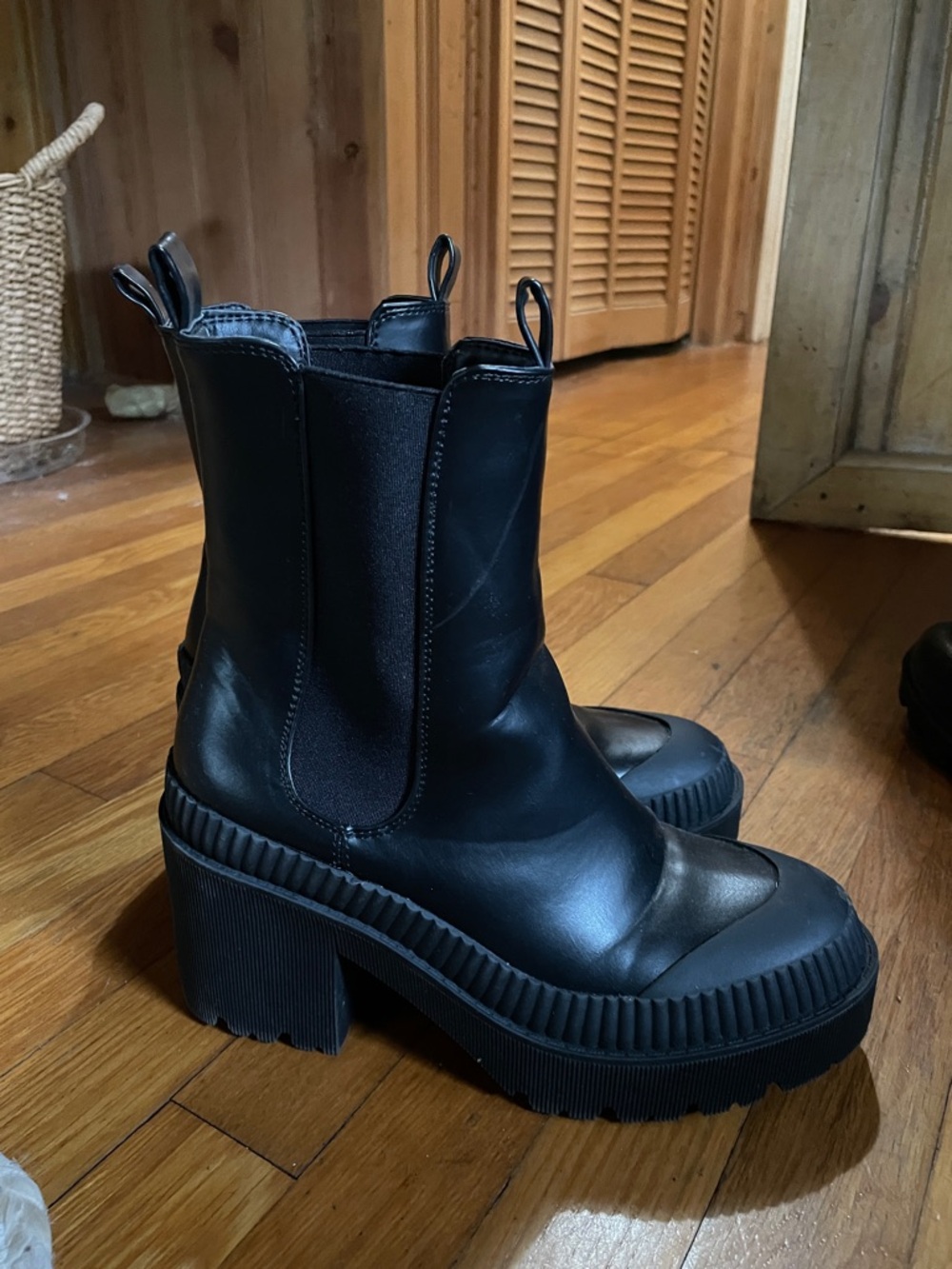 Nasty Gal Black Chunky Platform Chelsea Boots - Women
